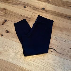 LIKE NEW LULU ALIGNS